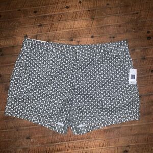 Khakis by Gap city 3 inch vintage inspired flat front chino shorts